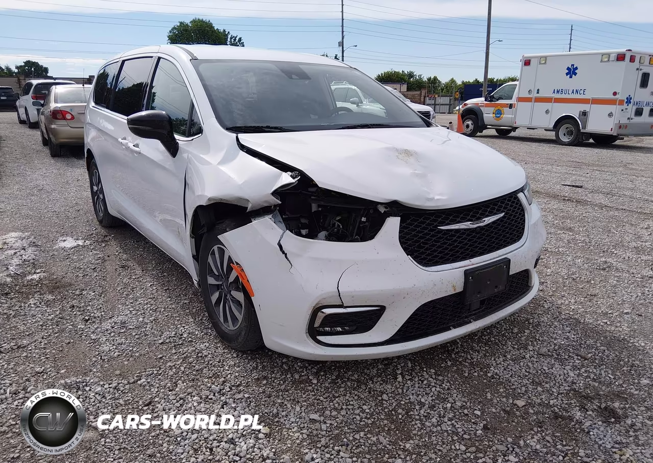 2024 Chrysler Pacifica Hybrid Select VIN:2C4RC1S72RR121890 - 6