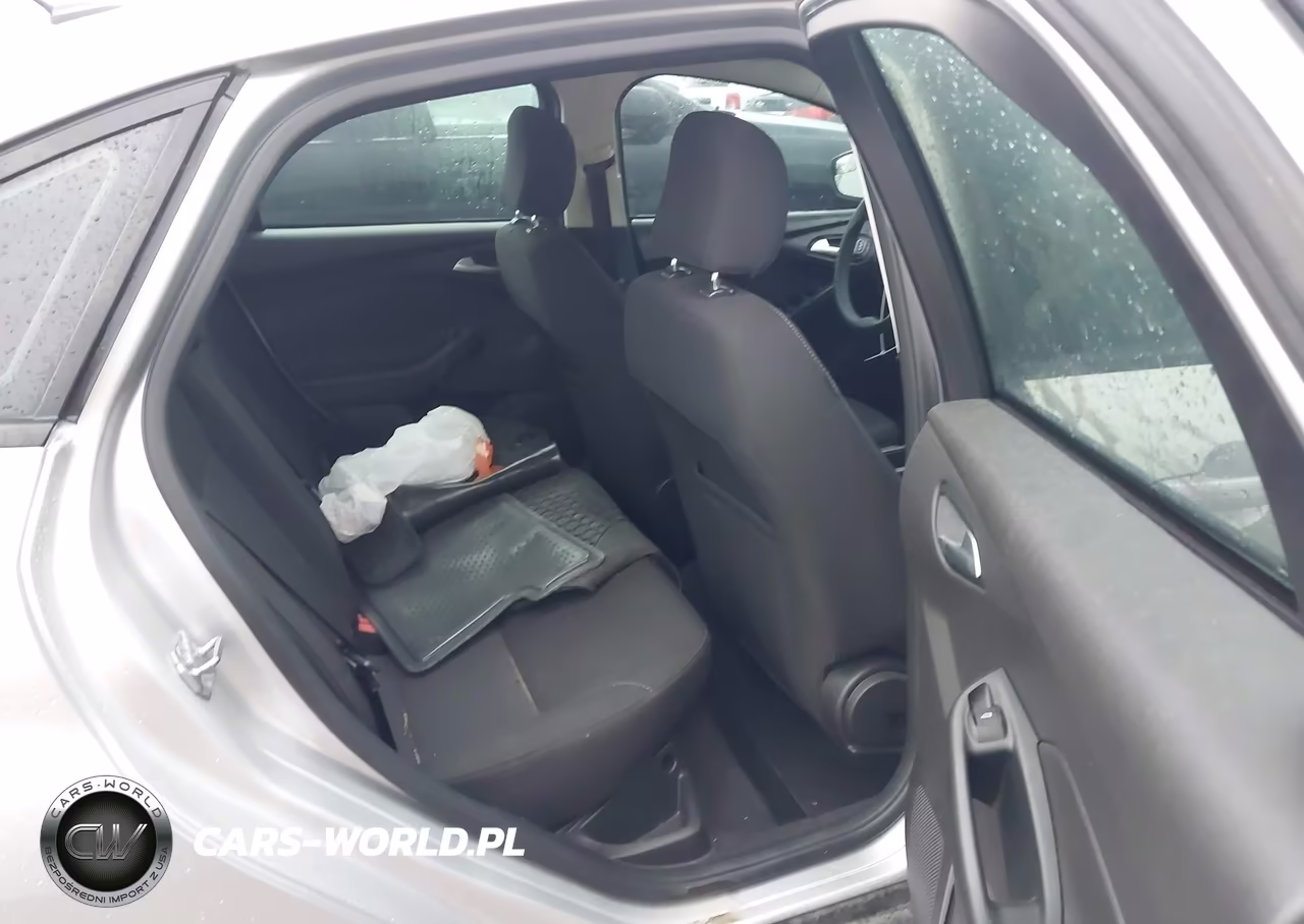 2017 Ford Focus Se VIN:1FADP3FE1HL276494 - 8
