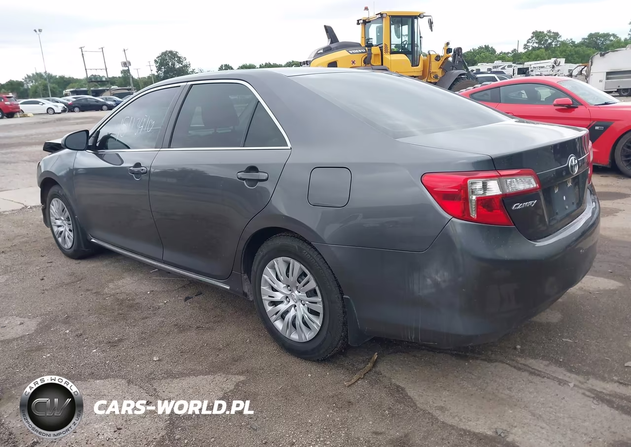 2013 Toyota Camry Le VIN:4T4BF1FKXDR285098 - 3