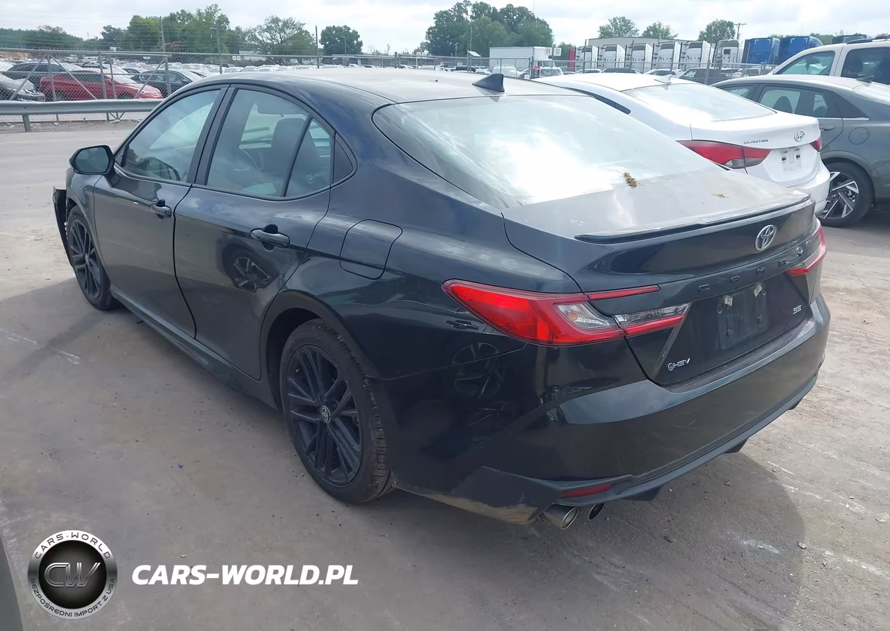 2025 Toyota Camry Se VIN:4T1DAACK8SU584639 - 3