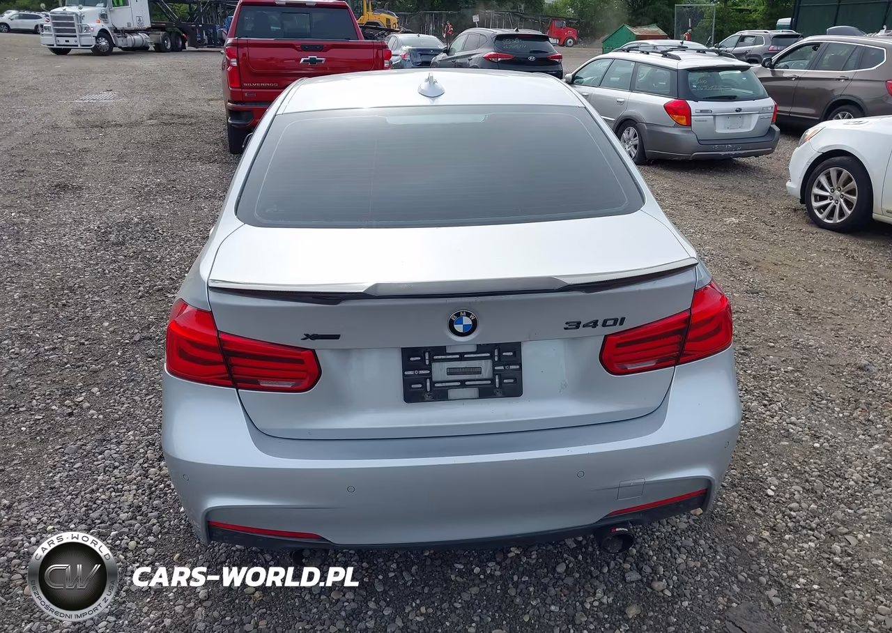 2018 BMW 340I xDrive VIN:WBA8B7G57JNU94835 - 16