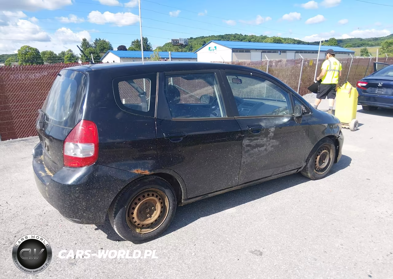 2007 Honda Fit VIN:JHMGD38457S066049 - 4
