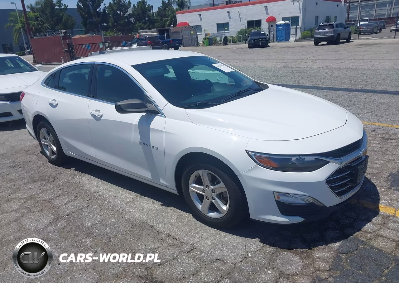 2020 Chevrolet Malibu Fwd 1Fl – zdjęcie 1 z 17
