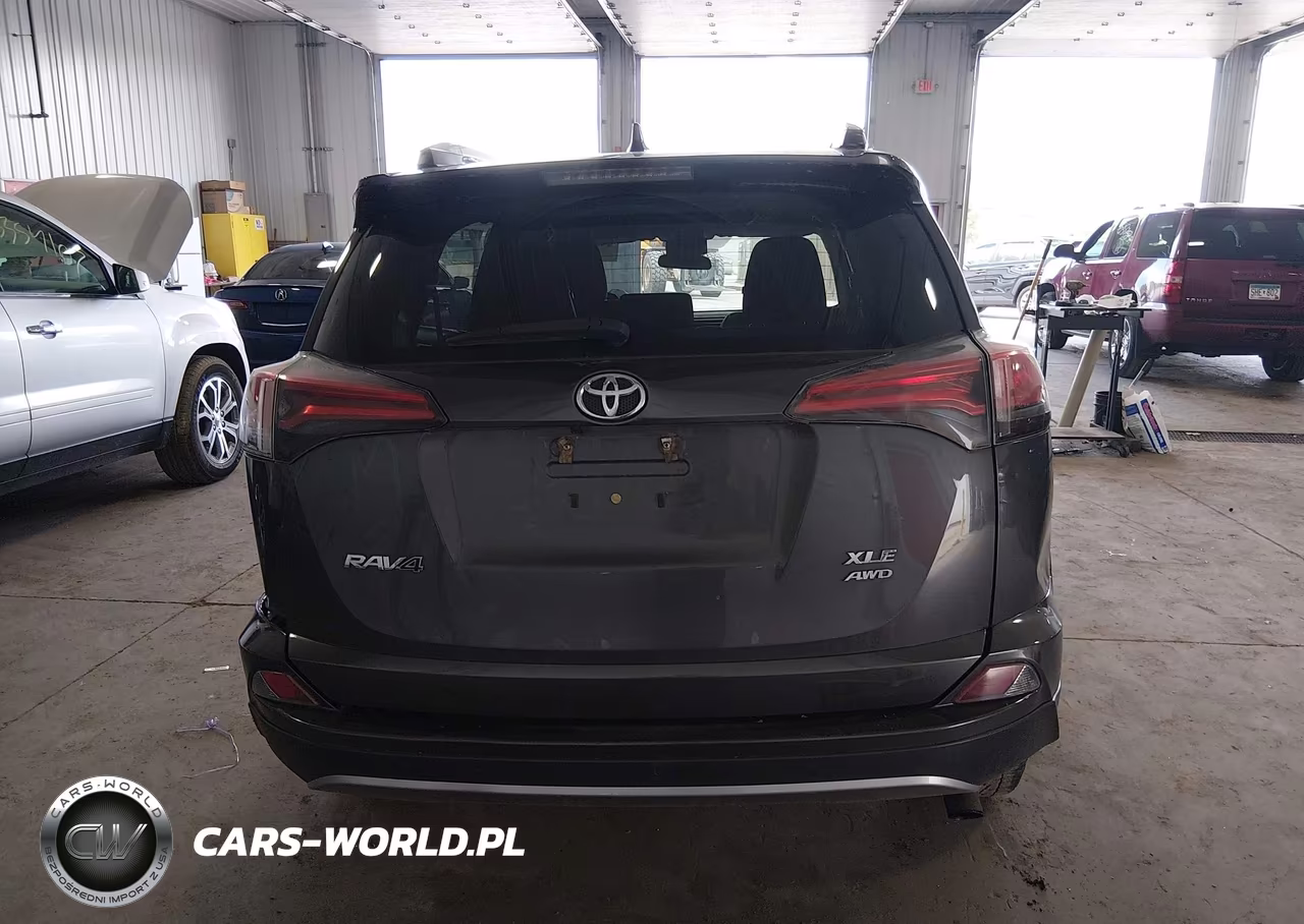2018 Toyota Rav4 Xle VIN:2T3RFREV4JW734622 - 16