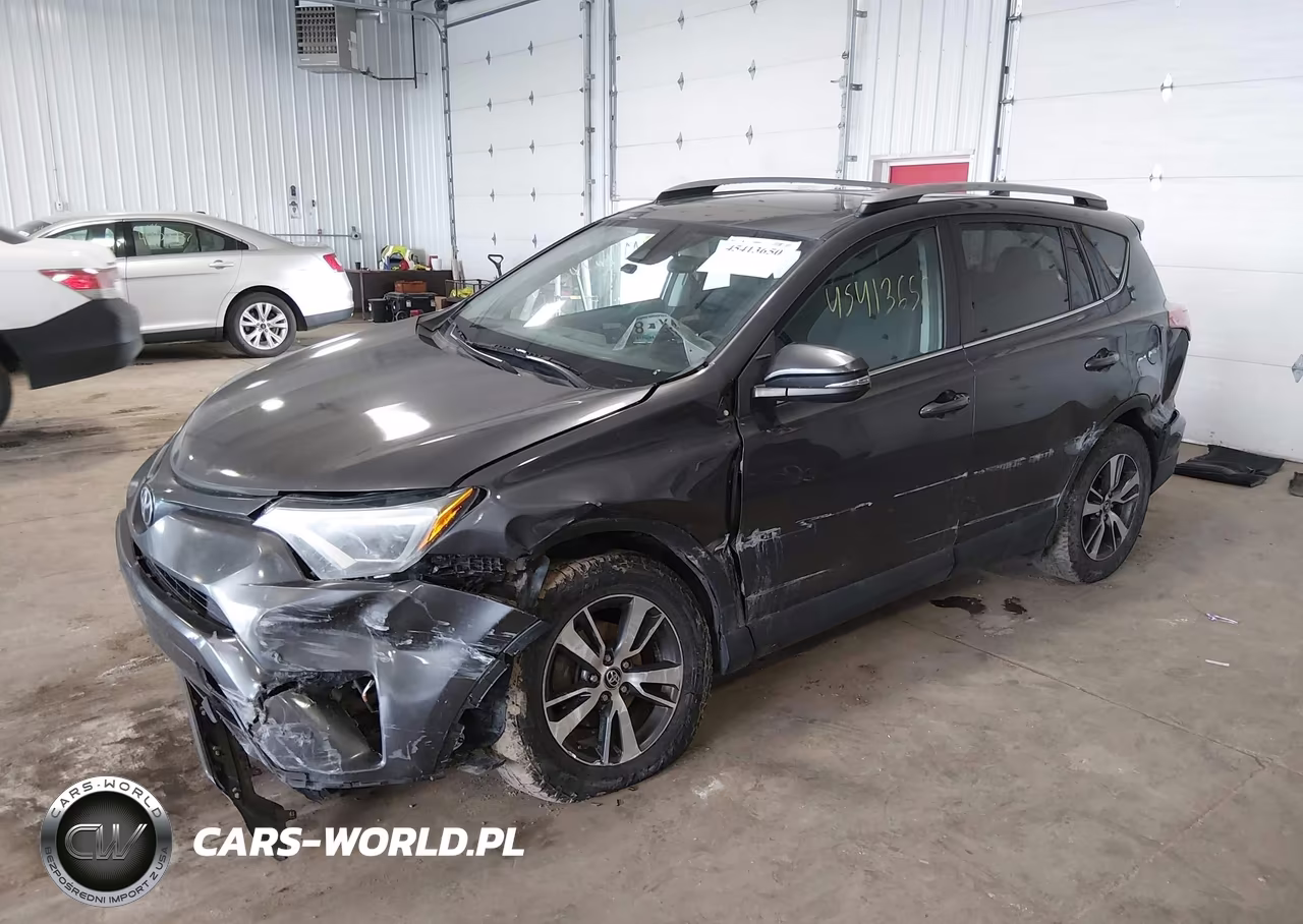 2018 Toyota Rav4 Xle VIN:2T3RFREV4JW734622 - 2