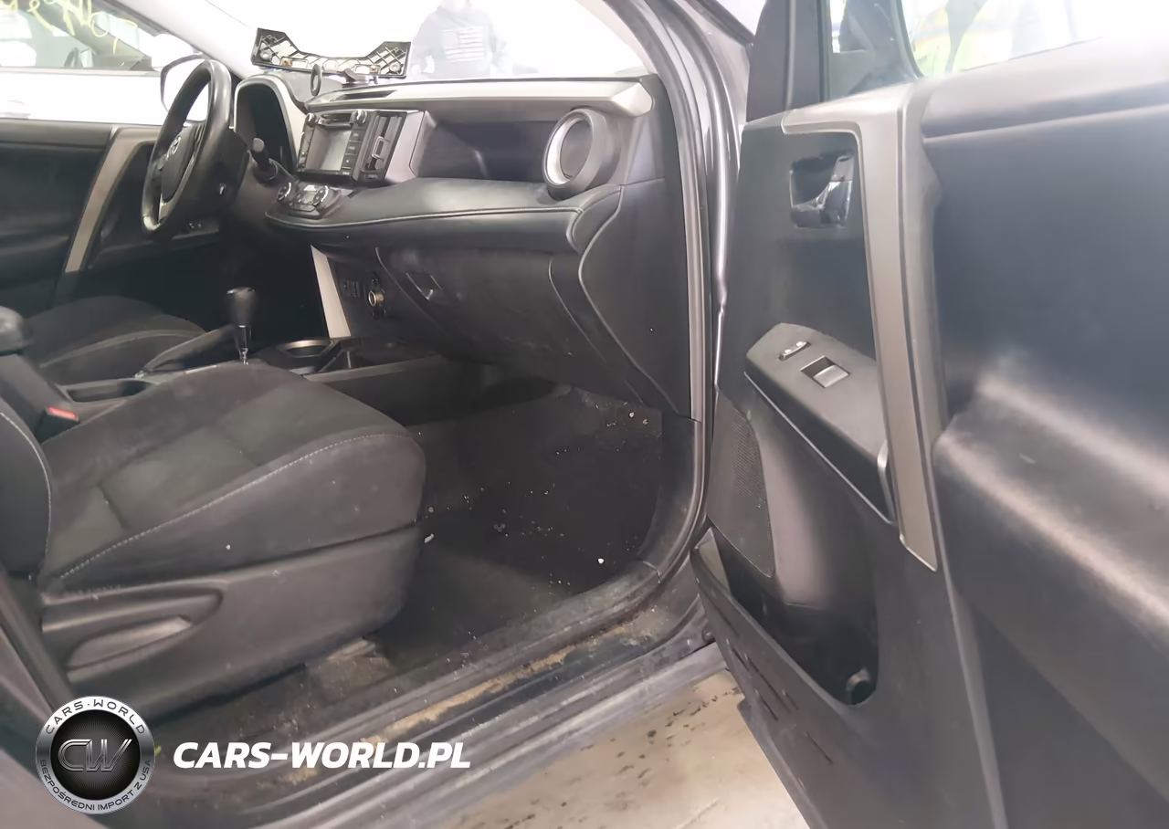 2018 Toyota Rav4 Xle VIN:2T3RFREV4JW734622 - 5