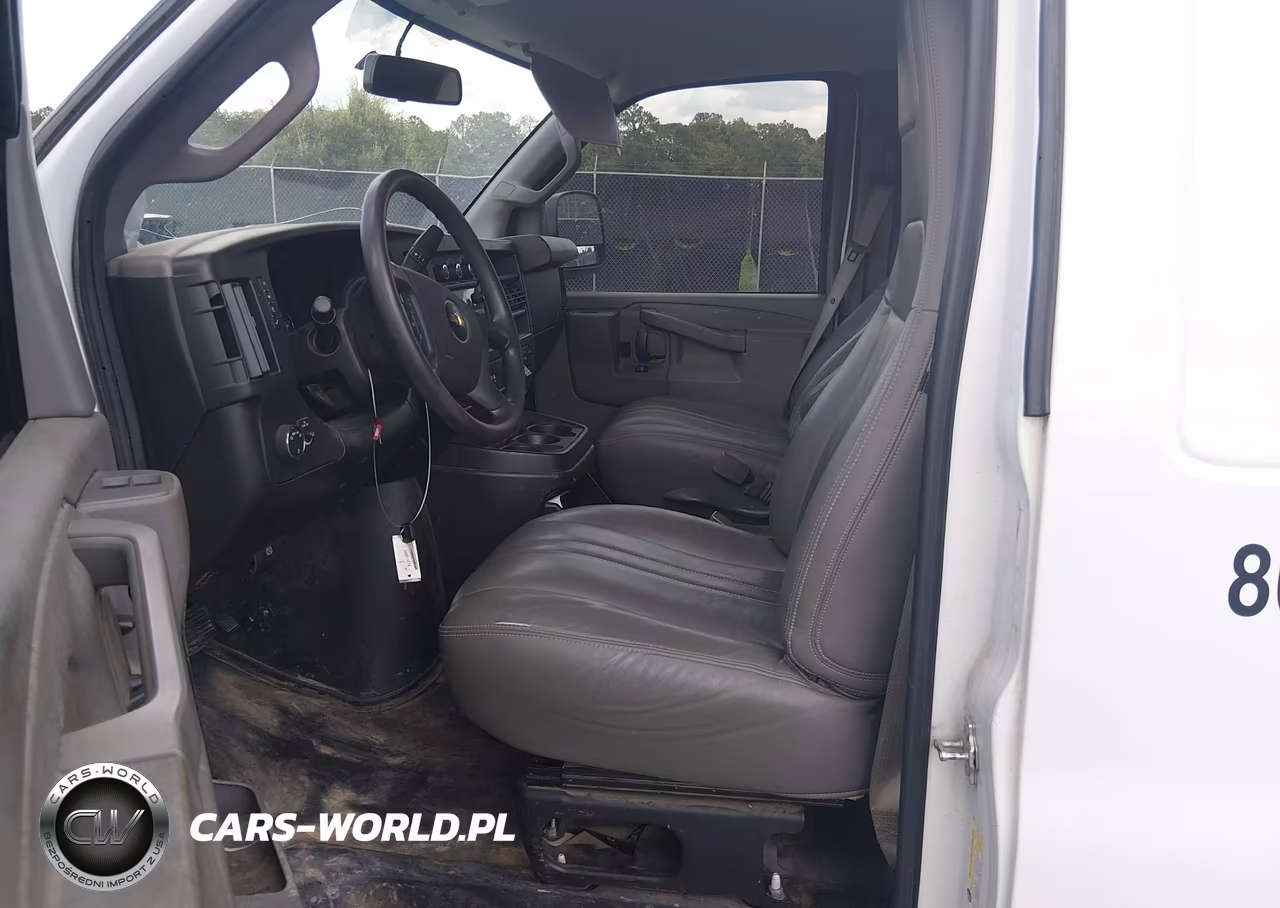 2018 Chevrolet Express 2500 Work Van VIN:1GCWGAFG5J1337095 - 5