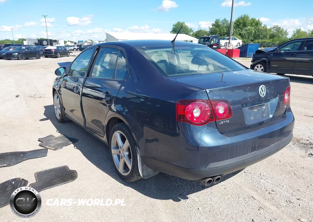 2010 Volkswagen Jetta Limited Edition VIN:3VWAX7AJ1AM083210 - 3