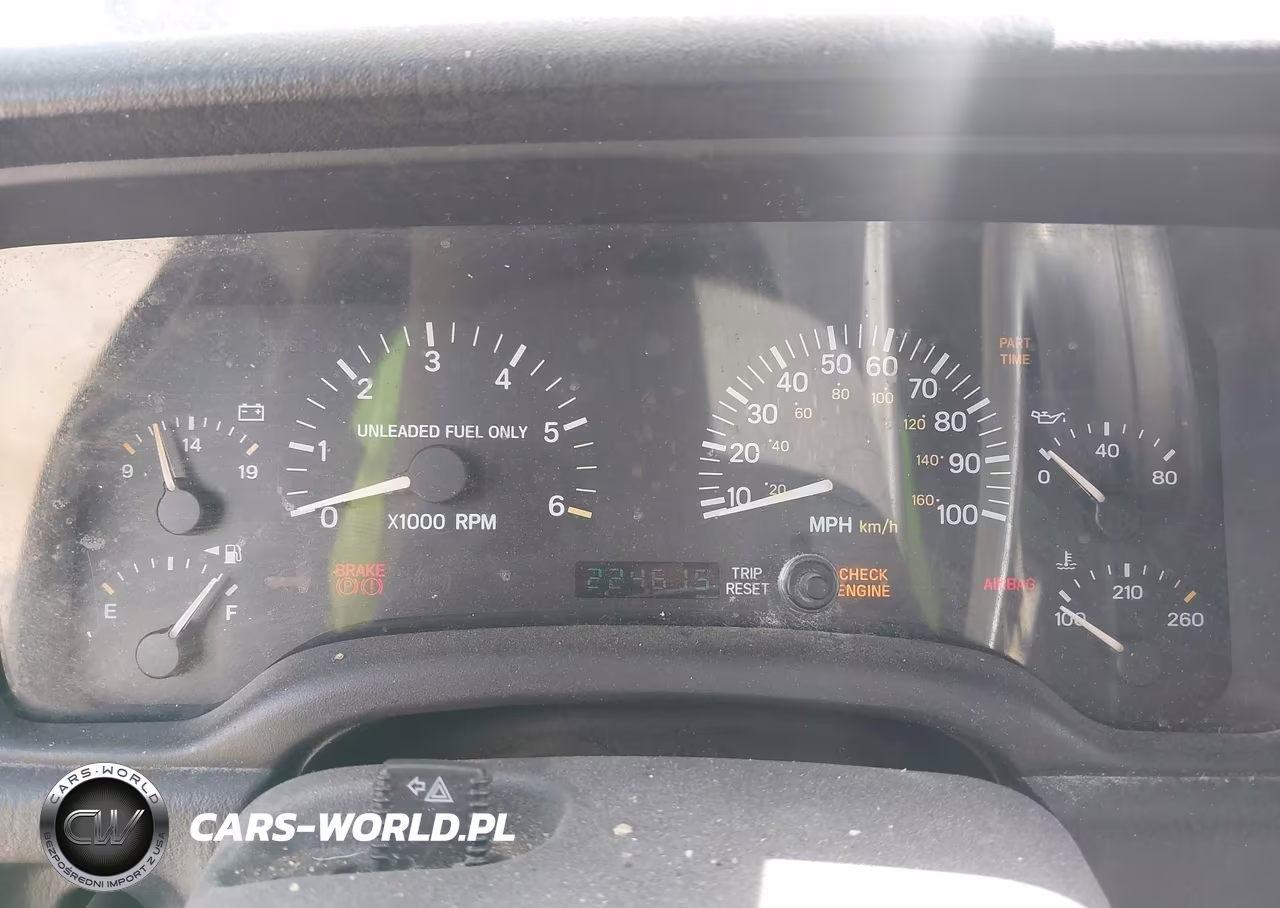 1998 Jeep Cherokee Classic-Sport VIN:1J4FJ68S4WL209582 - 7