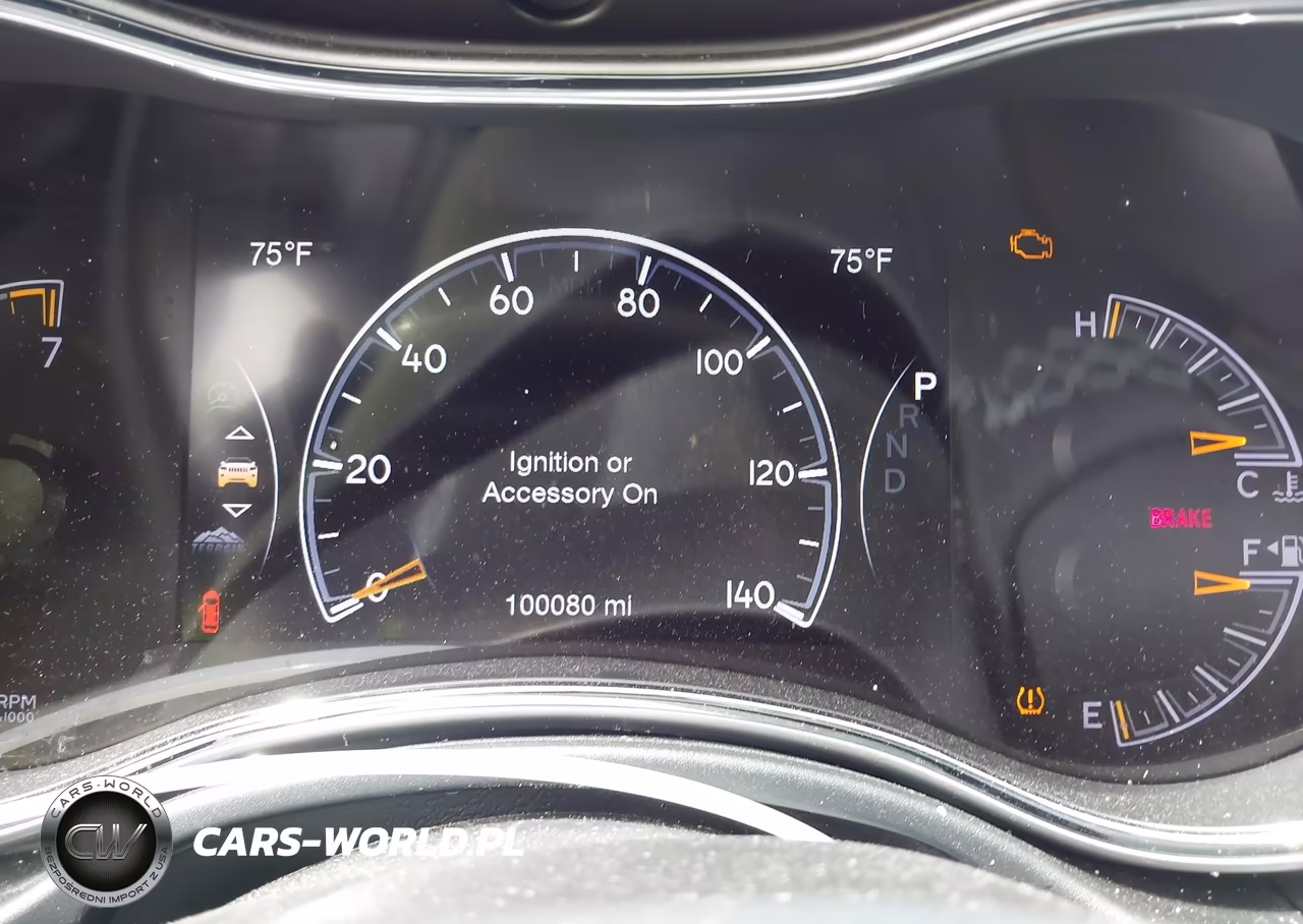 2020 Jeep Grand Cherokee Overland 4X4 VIN:1C4RJFCGXLC136090 - 15