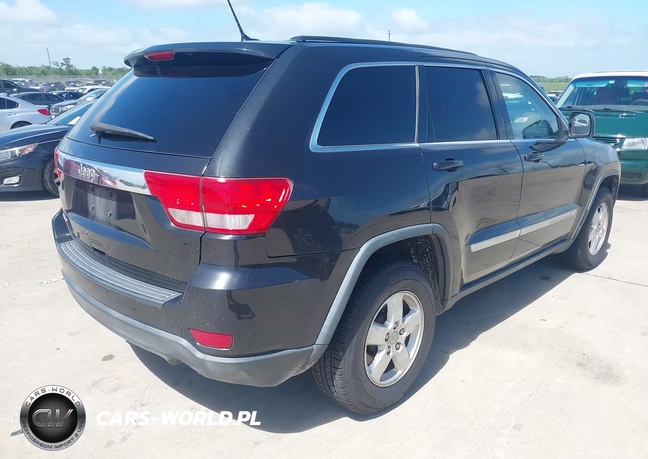 2013 Jeep Grand Cherokee Laredo VIN:1C4RJEAG3DC646683 - 4