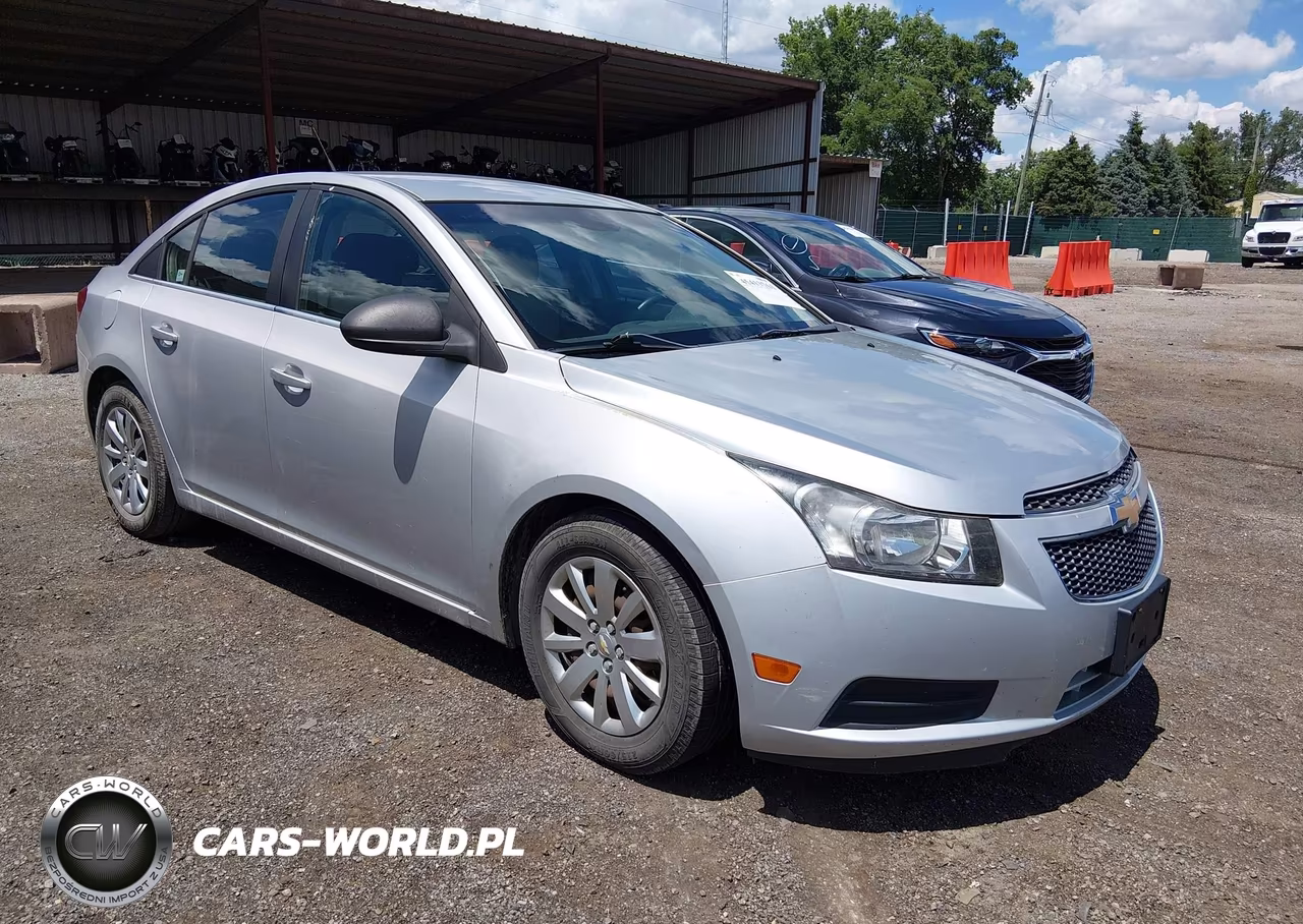 2011 Chevrolet Cruze Ls – zdjęcie 1 z 11