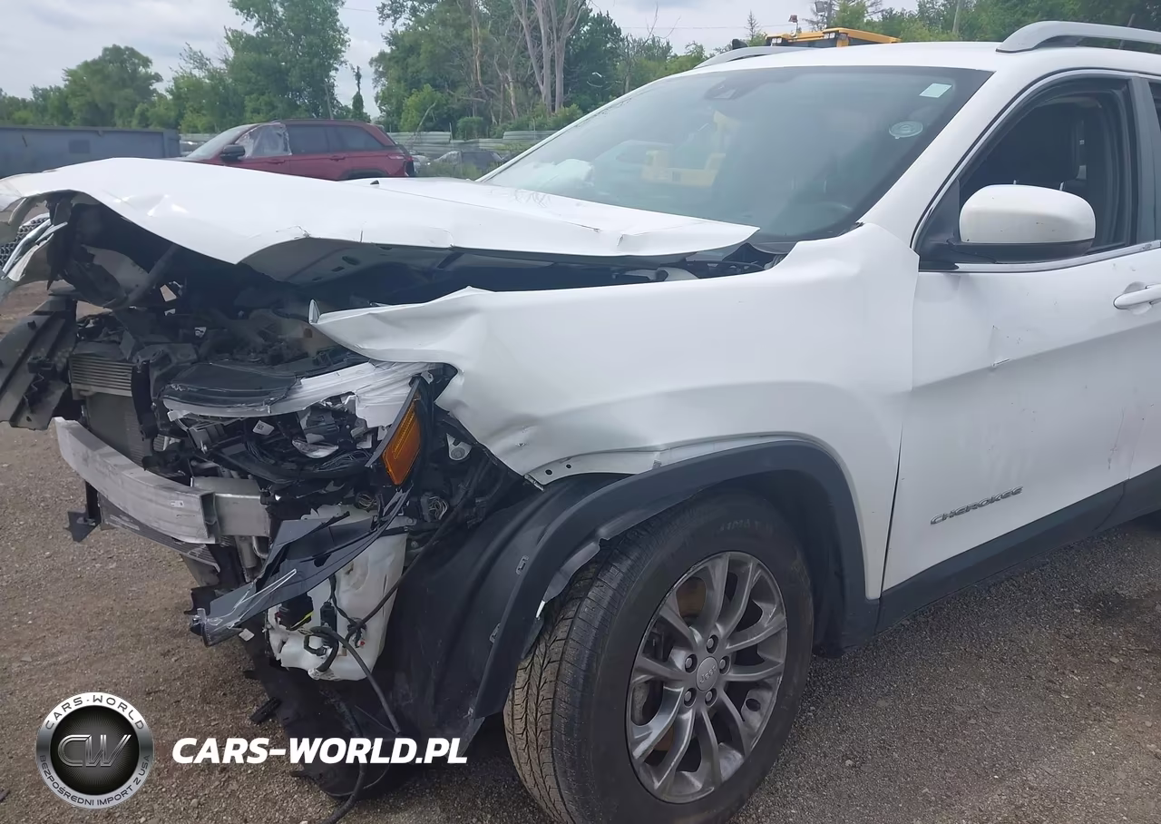 2021 Jeep Cherokee Latitude Lux 4X4 VIN:1C4PJMMX8MD158417 - 16