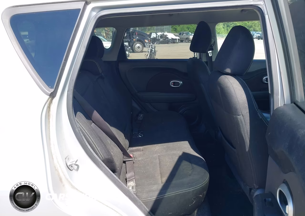 2015 Kia Soul + VIN:KNDJP3A52F7769059 - 8