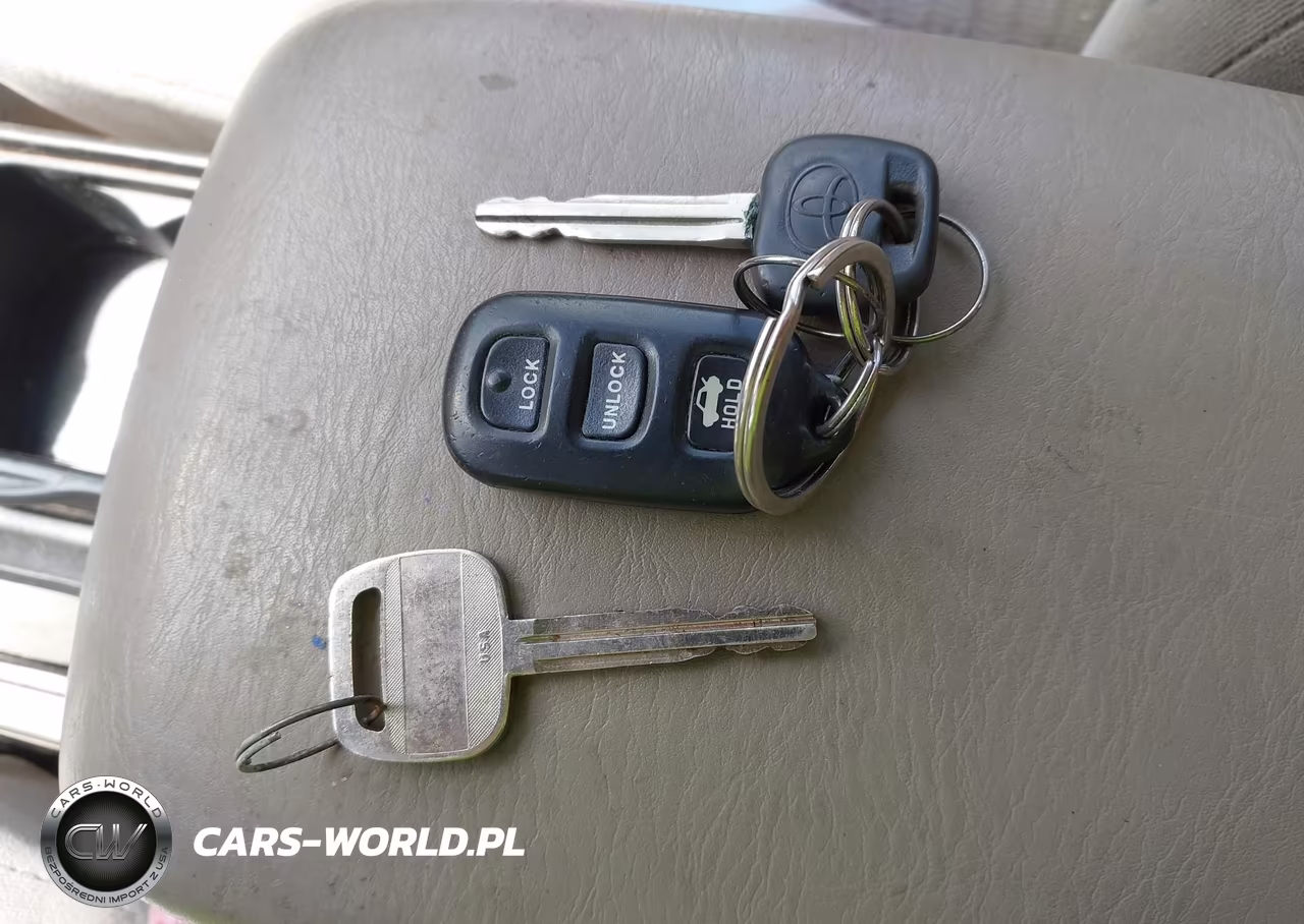 2005 Toyota Camry Le VIN:4T1BE32K75U009087 - 11