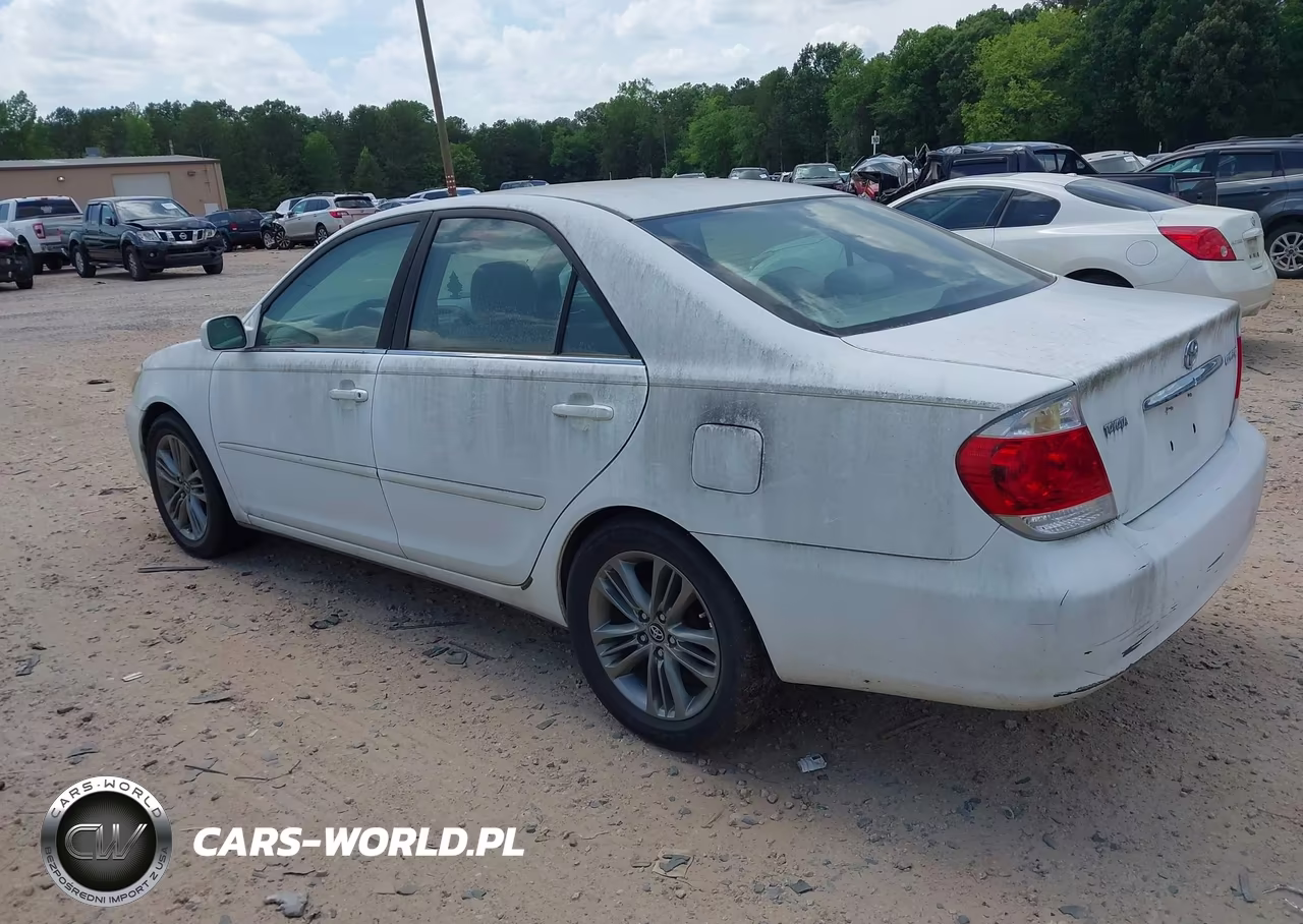 2005 Toyota Camry Le VIN:4T1BE32K75U009087 - 3