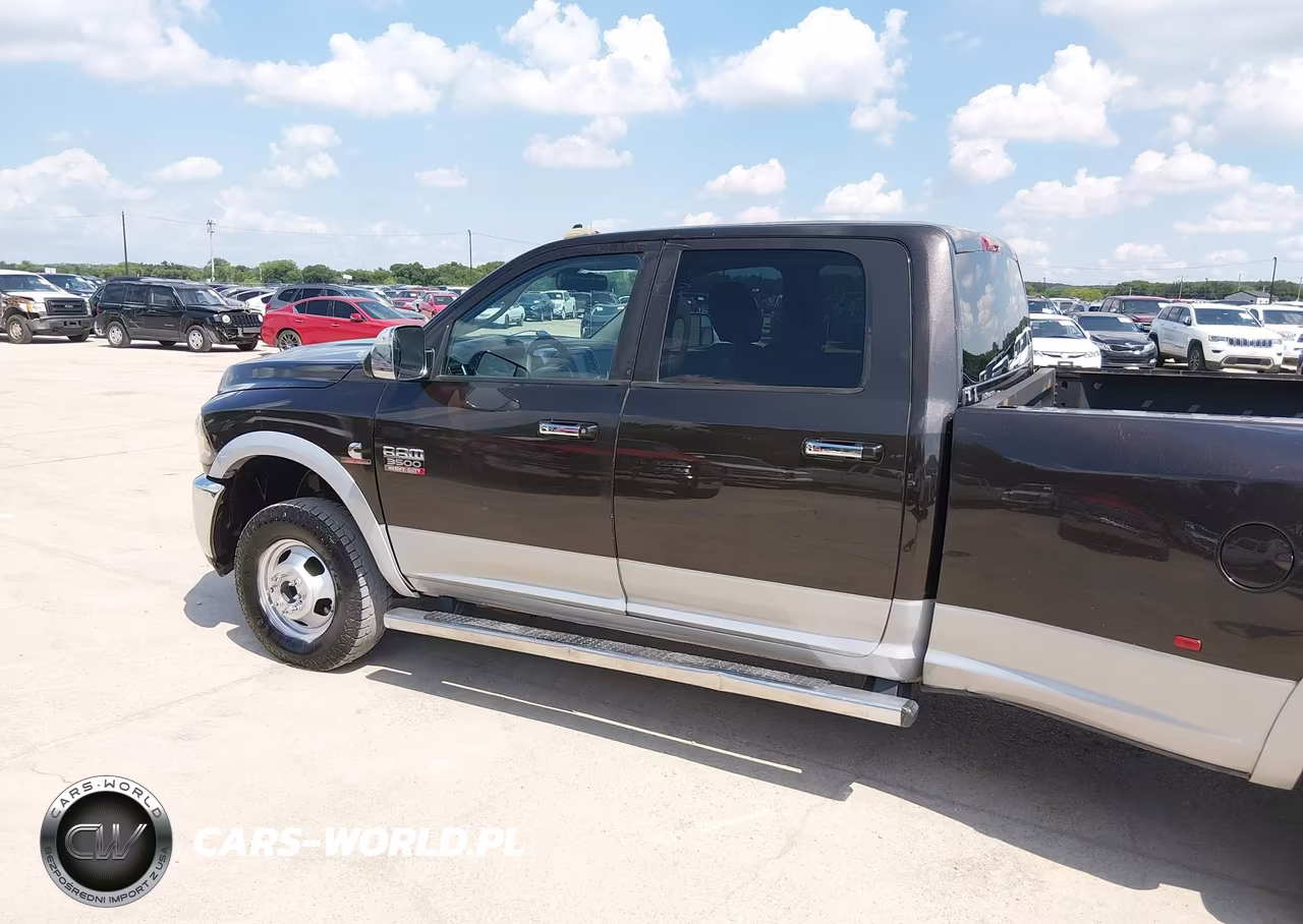 2016 Ram 3500 Laramie VIN:3C63RRJL6GG242899 - 14