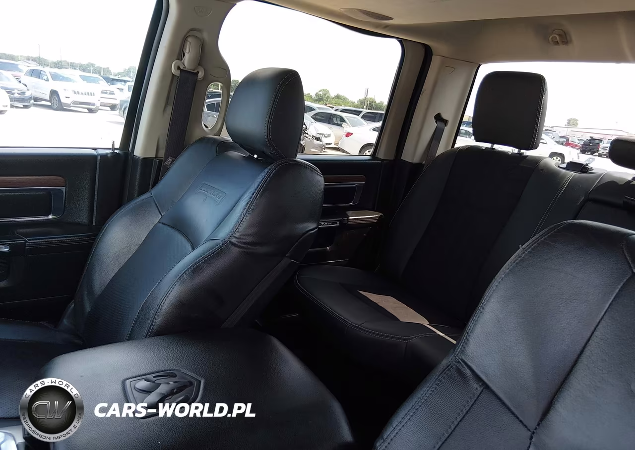 2016 Ram 3500 Laramie VIN:3C63RRJL6GG242899 - 17