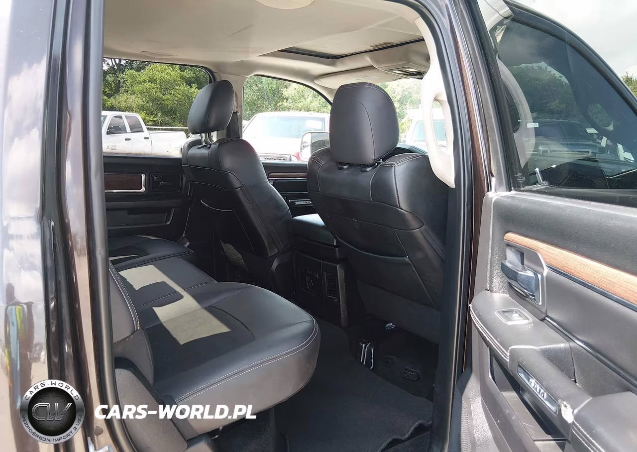 2016 Ram 3500 Laramie VIN:3C63RRJL6GG242899 - 7