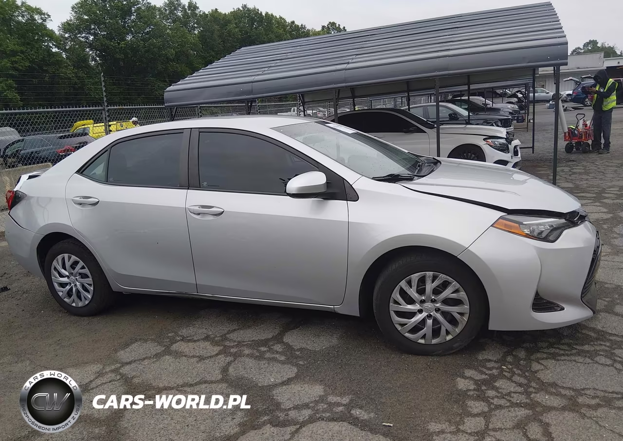 2017 Toyota Corolla Le VIN:2T1BURHE8HC850137 - 13