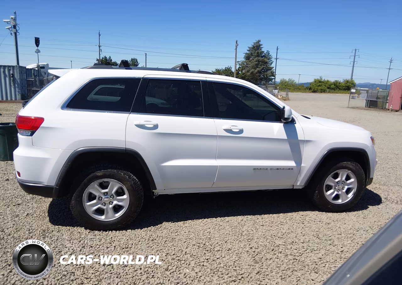 2015 Jeep Grand Cherokee Laredo VIN:1C4RJFAG8FC858584 - 14