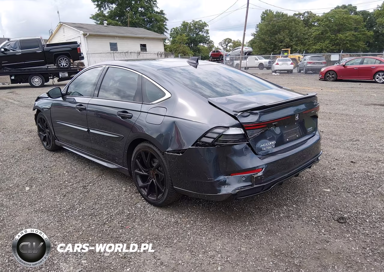 2023 Honda Accord Hybrid Touring VIN:1HGCY2F81PA030578 - 3