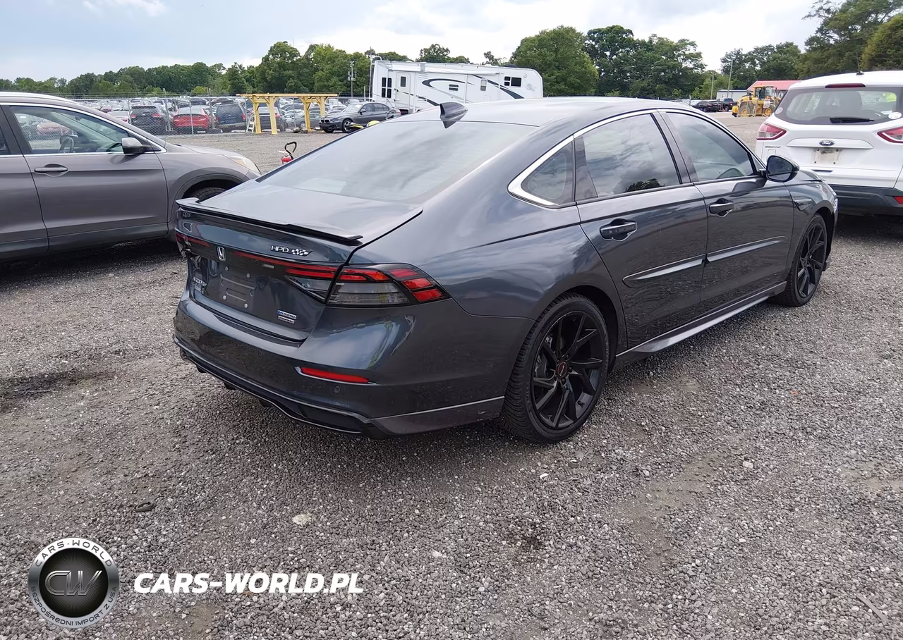 2023 Honda Accord Hybrid Touring VIN:1HGCY2F81PA030578 - 4
