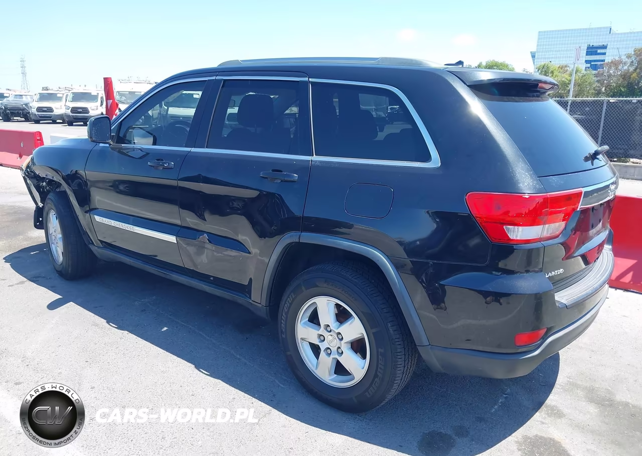2011 Jeep Grand Cherokee Laredo VIN:1J4RS4GG7BC658471 - 3