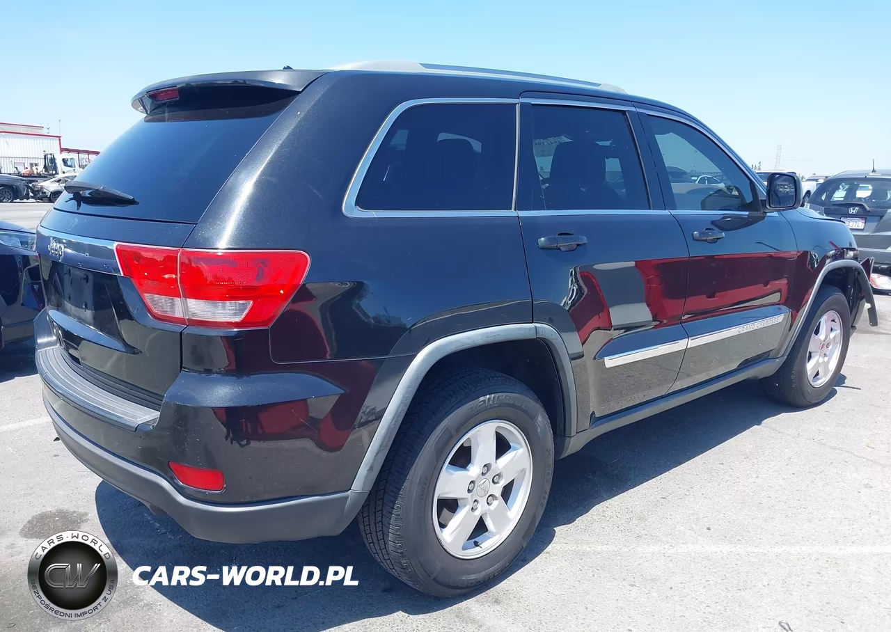 2011 Jeep Grand Cherokee Laredo VIN:1J4RS4GG7BC658471 - 4