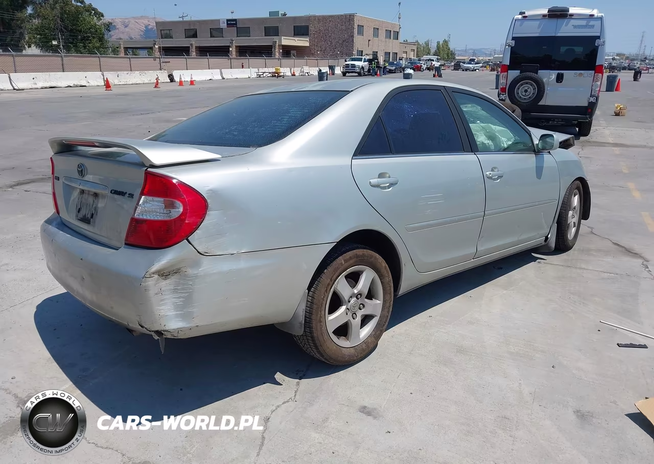 2002 Toyota Camry Se VIN:JTDBE32K820056331 - 4