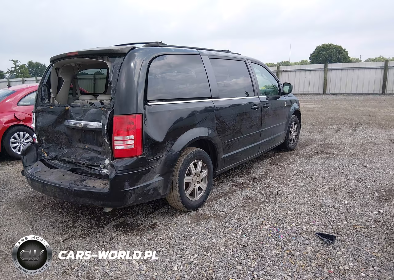 2008 Chrysler Town & Country Touring VIN:2A8HR54P38R651582 - 4