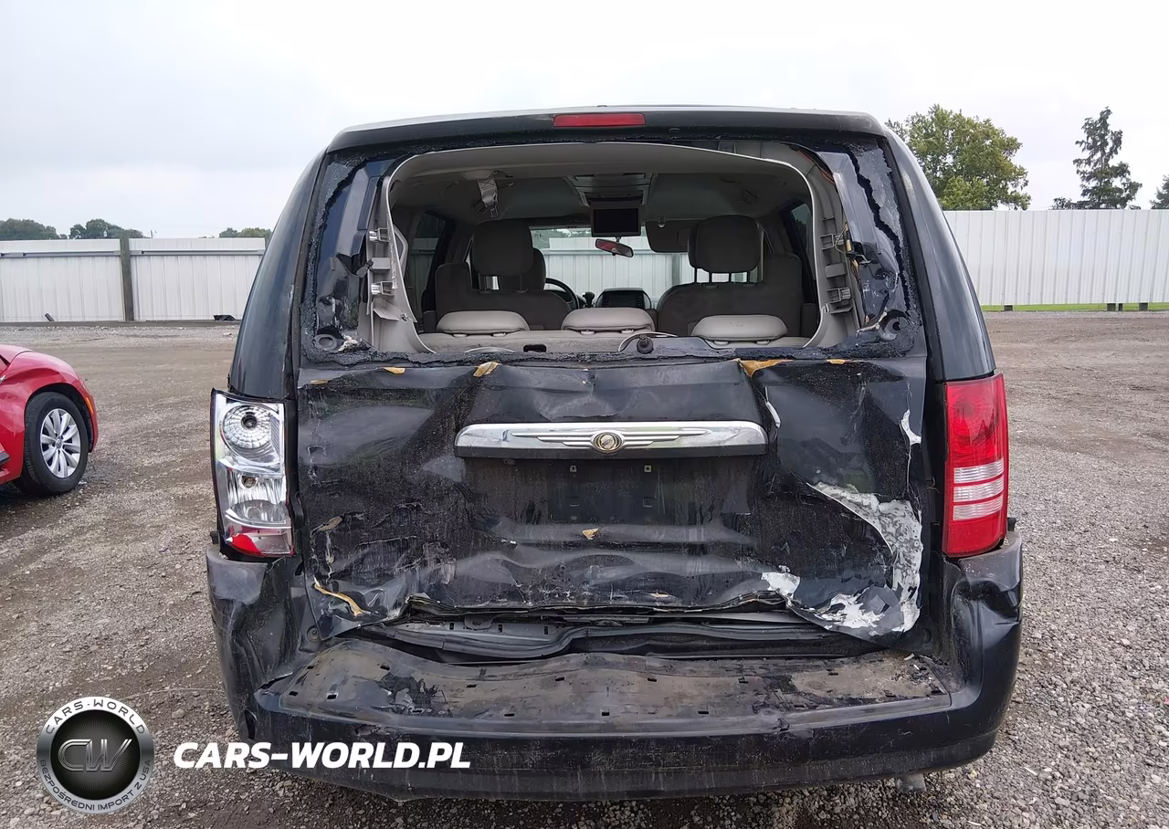 2008 Chrysler Town & Country Touring VIN:2A8HR54P38R651582 - 6