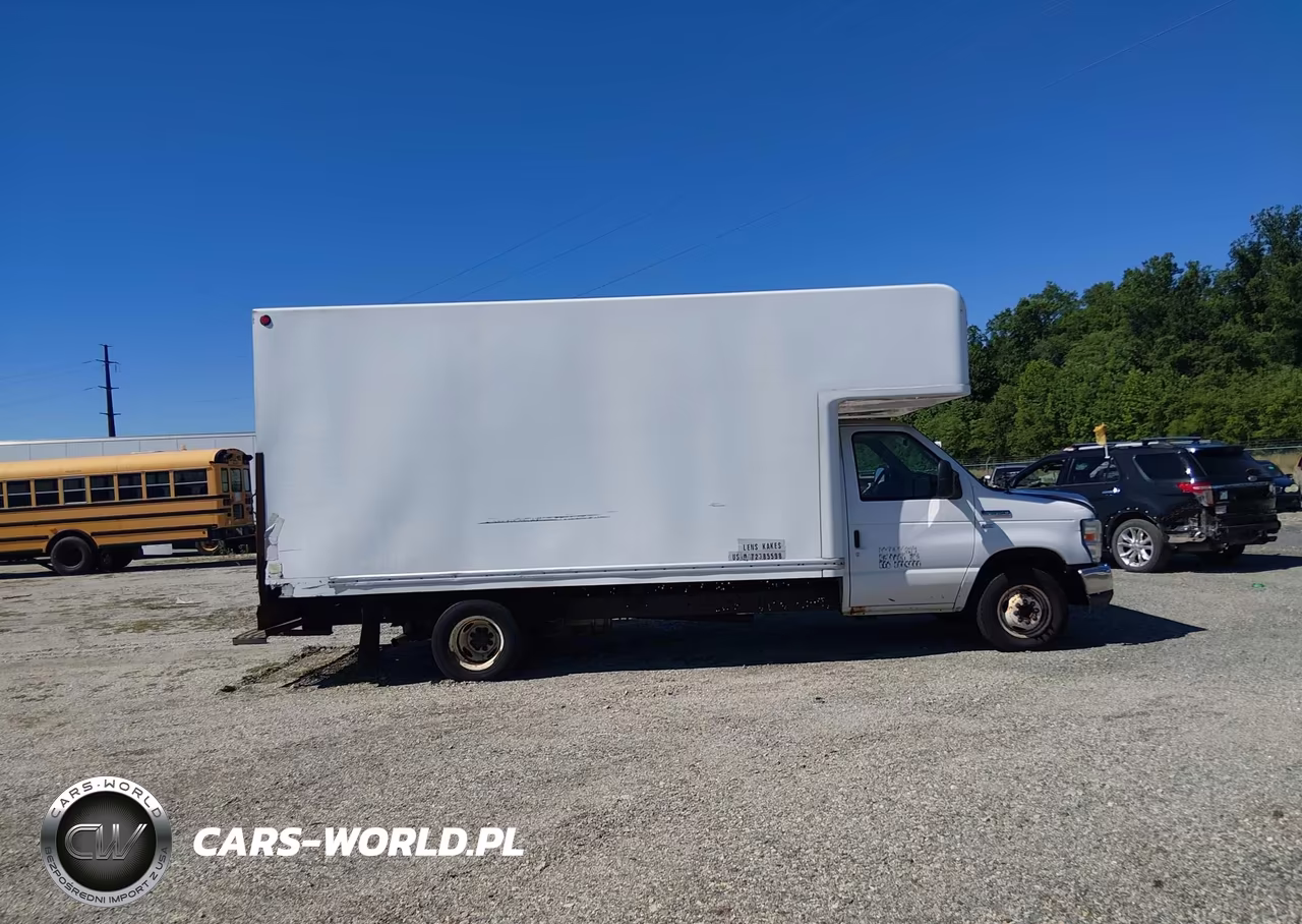 2011 Ford Econoline Commercial Cutaway VIN:1FDWE3FL5BDA49104 - 13