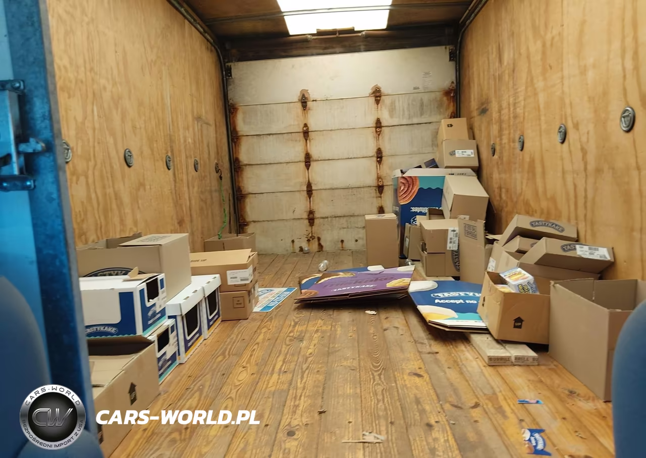 2011 Ford Econoline Commercial Cutaway VIN:1FDWE3FL5BDA49104 - 6