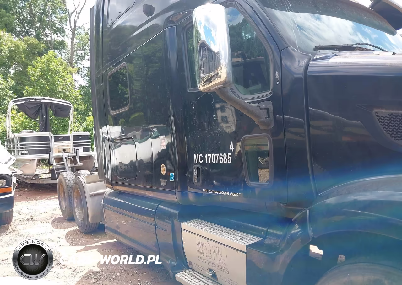 2012 Peterbilt 587 VIN:1XP4DP9X2CD121610 - 13
