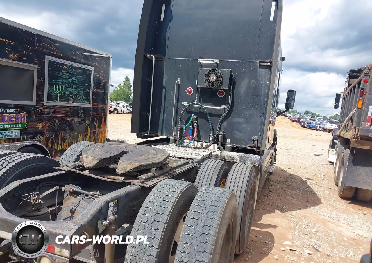 2012 Peterbilt 587 VIN:1XP4DP9X2CD121610 - 4