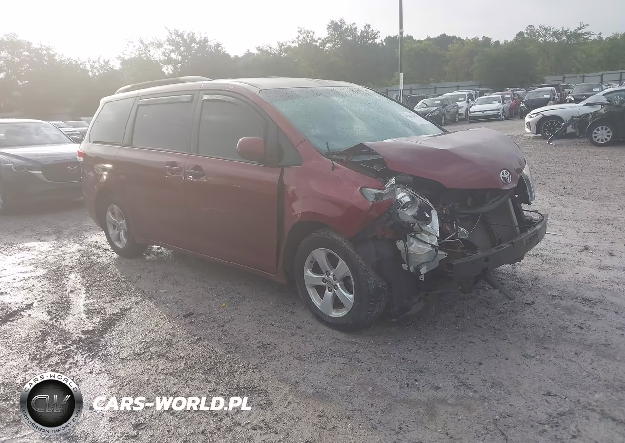 2014 Toyota Sienna Le V6 8 Passenger – zdjęcie 1 z 17