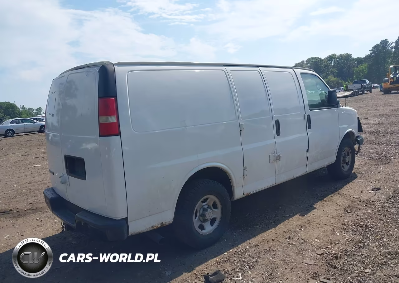 2007 Chevrolet Express Work Van VIN:1GCFG15X871249510 - 4