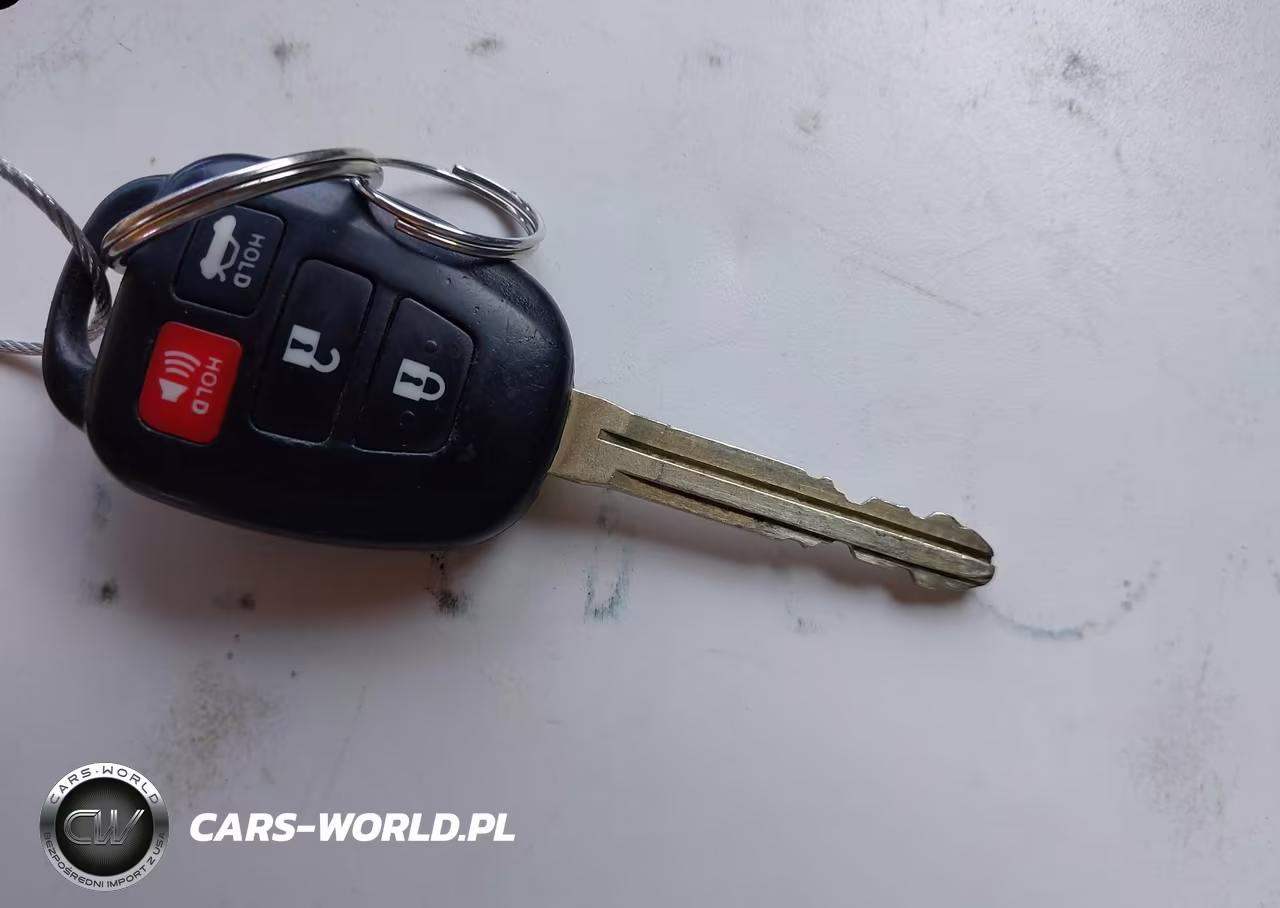 2018 Toyota Corolla Le VIN:2T1BURHE0JC051006 - 11