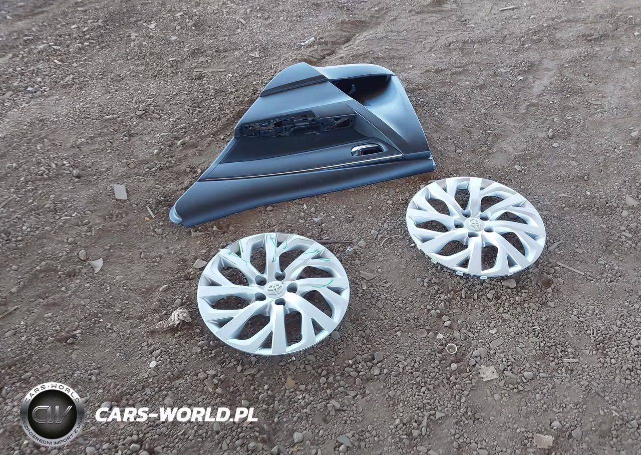 2018 Toyota Corolla Le VIN:2T1BURHE0JC051006 - 12