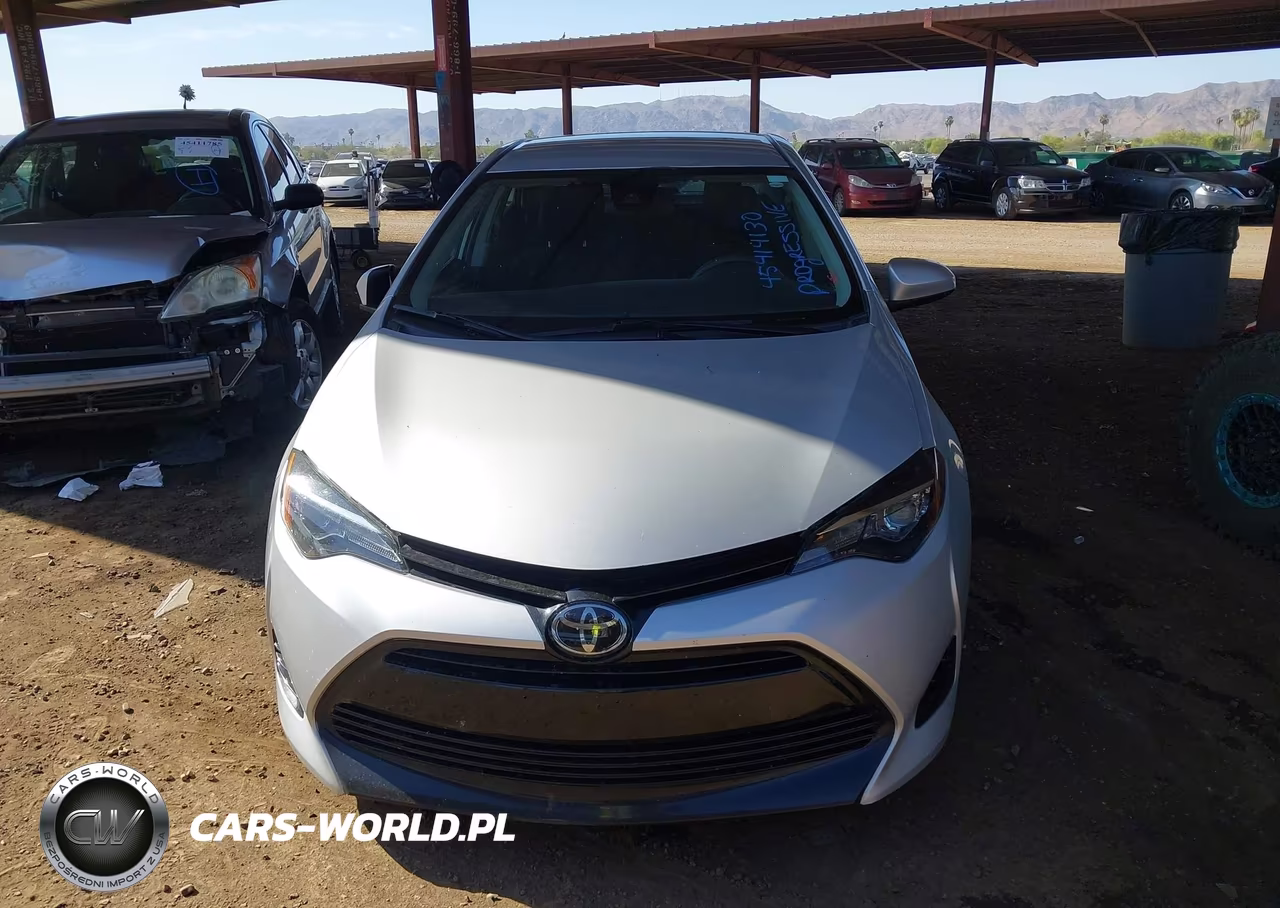 2018 Toyota Corolla Le VIN:2T1BURHE0JC051006 - 13