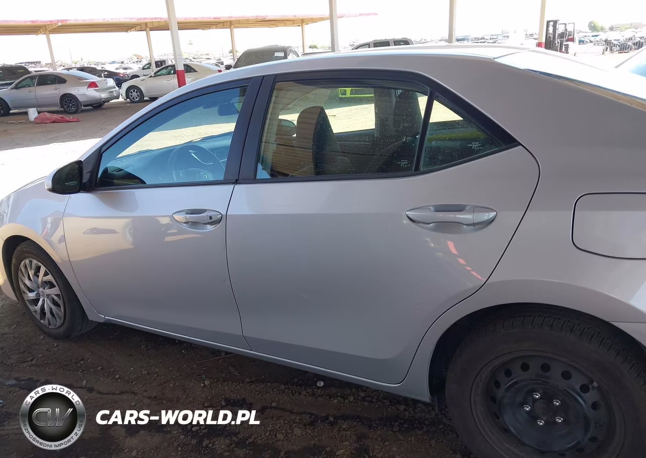 2018 Toyota Corolla Le VIN:2T1BURHE0JC051006 - 15