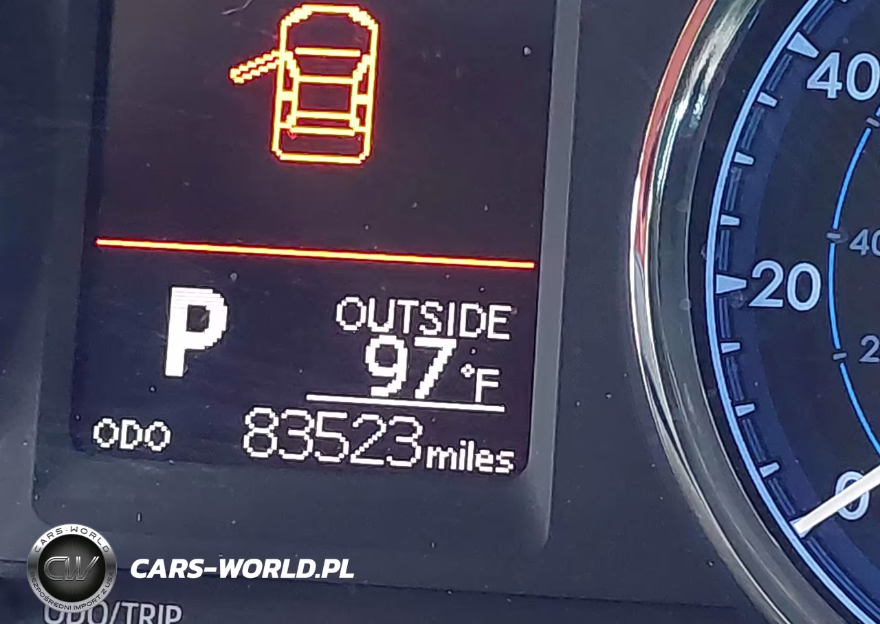2018 Toyota Corolla Le VIN:2T1BURHE0JC051006 - 16