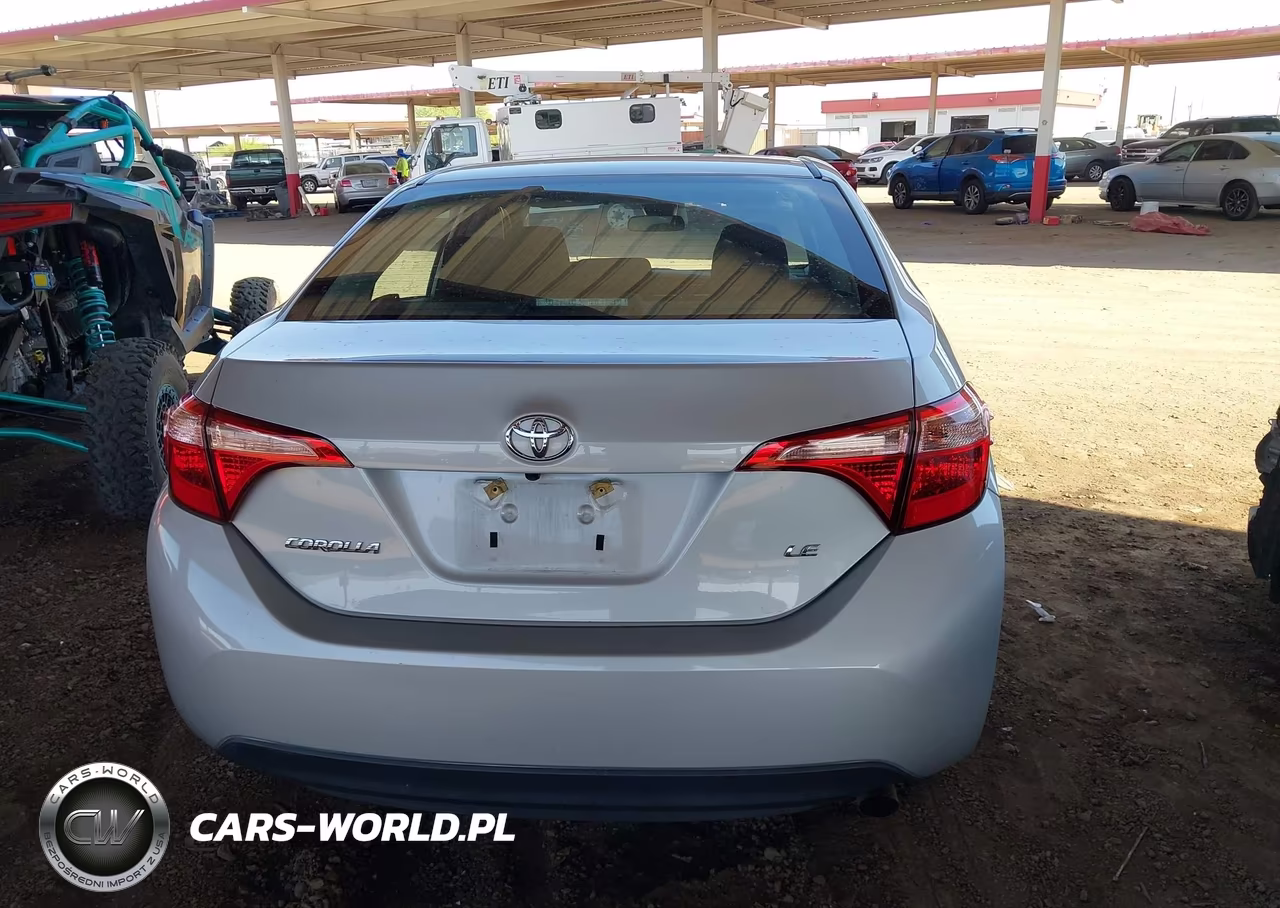2018 Toyota Corolla Le VIN:2T1BURHE0JC051006 - 17