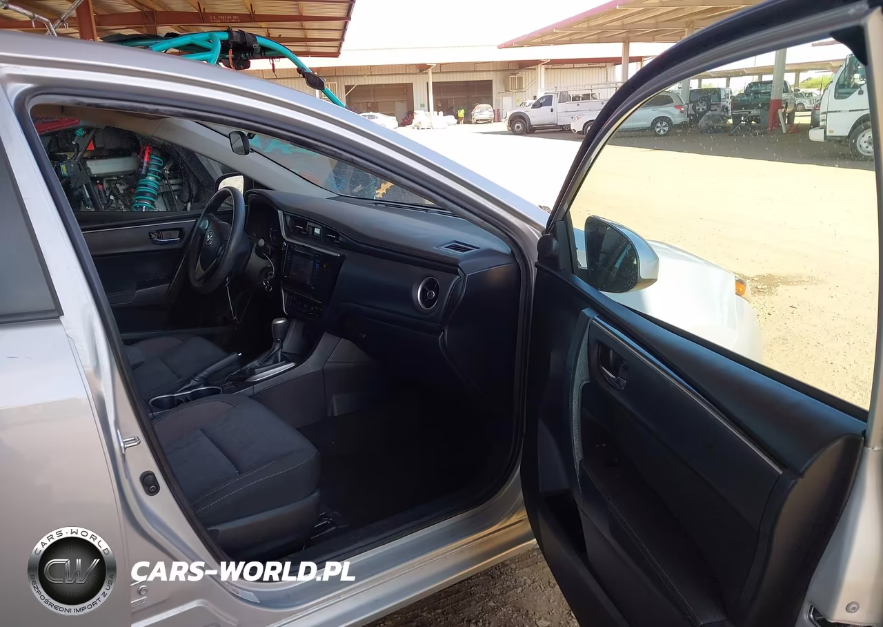 2018 Toyota Corolla Le VIN:2T1BURHE0JC051006 - 5