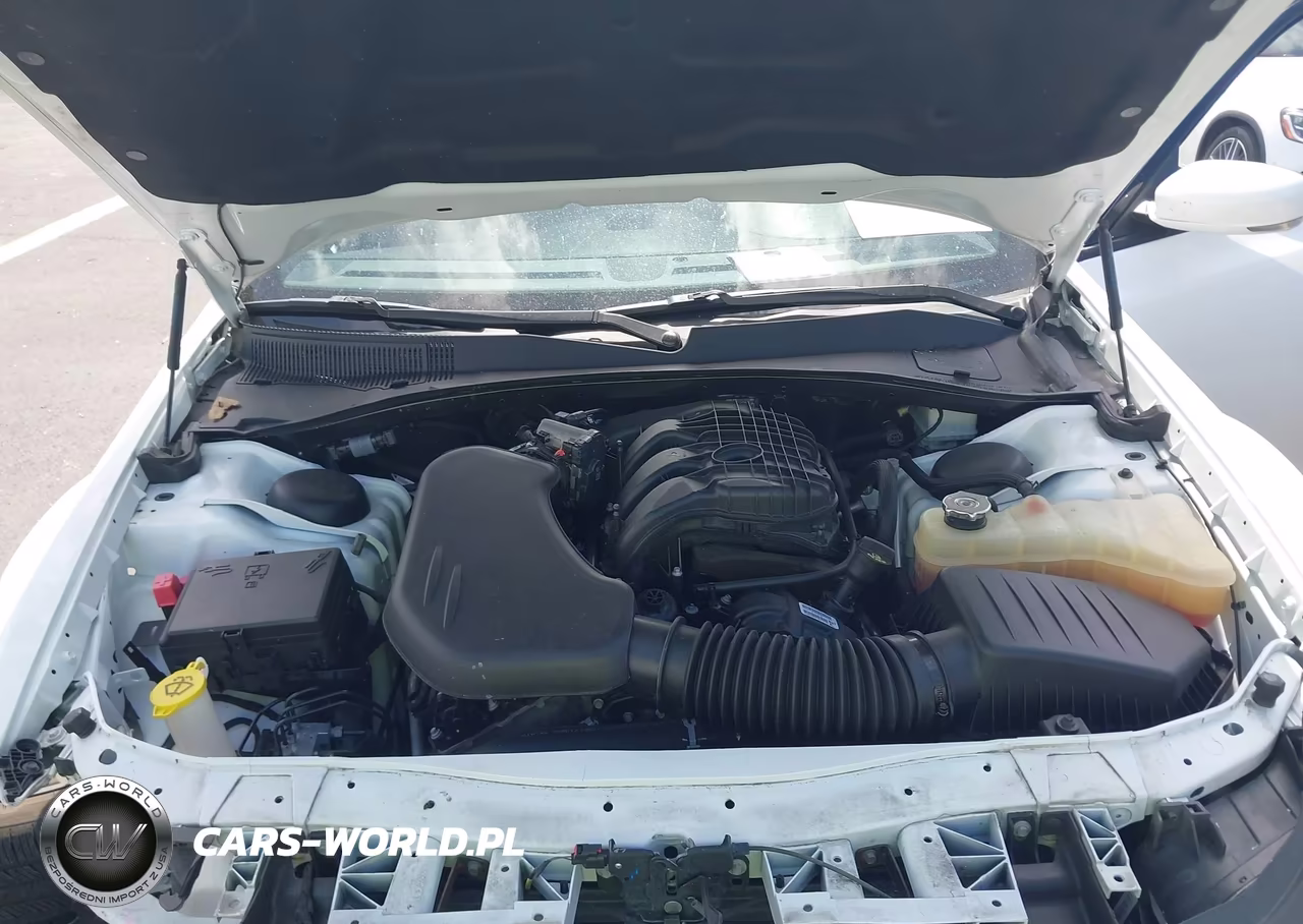 2023 Chrysler 300 300S VIN:2C3CCABG1PH633363 - 10