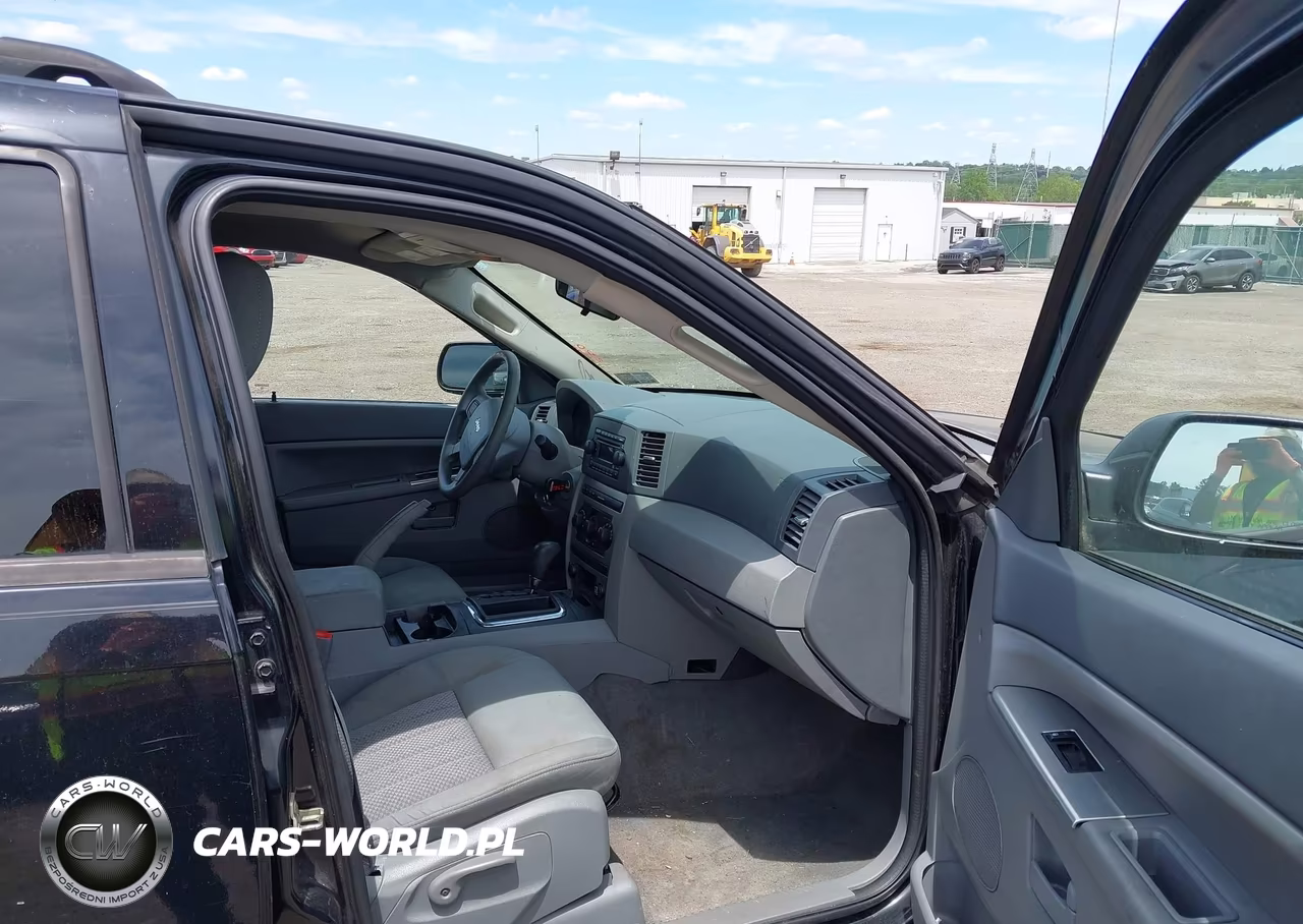 2005 Jeep Grand Cherokee Laredo VIN:1J4GS48K55C726958 - 5