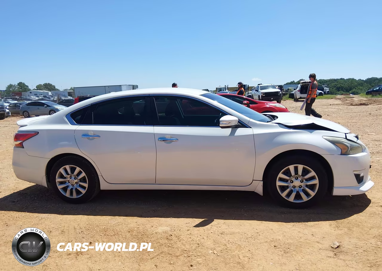 2015 Nissan Altima 2.5 S VIN:1N4AL3AP9FN382328 - 13
