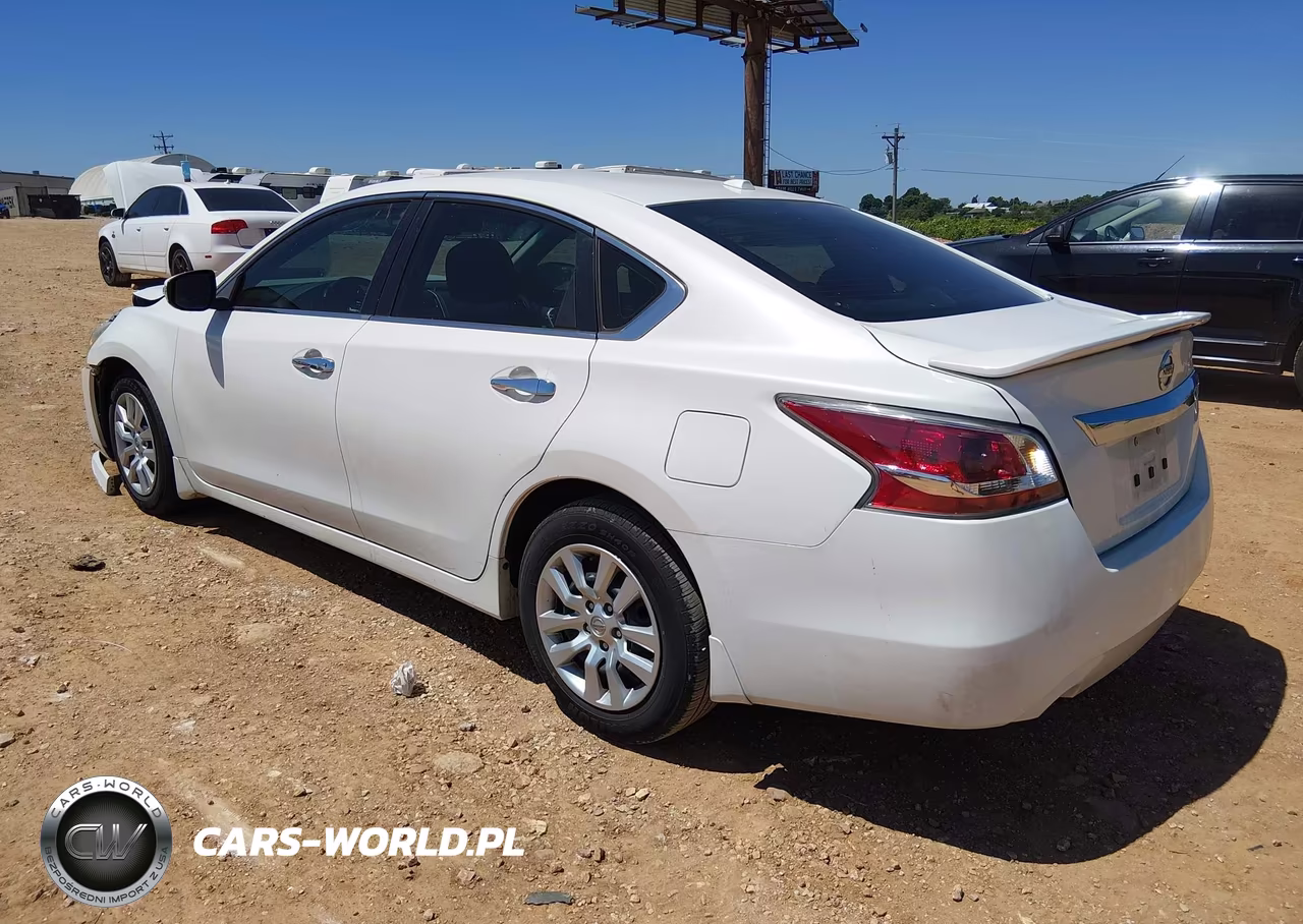 2015 Nissan Altima 2.5 S VIN:1N4AL3AP9FN382328 - 3
