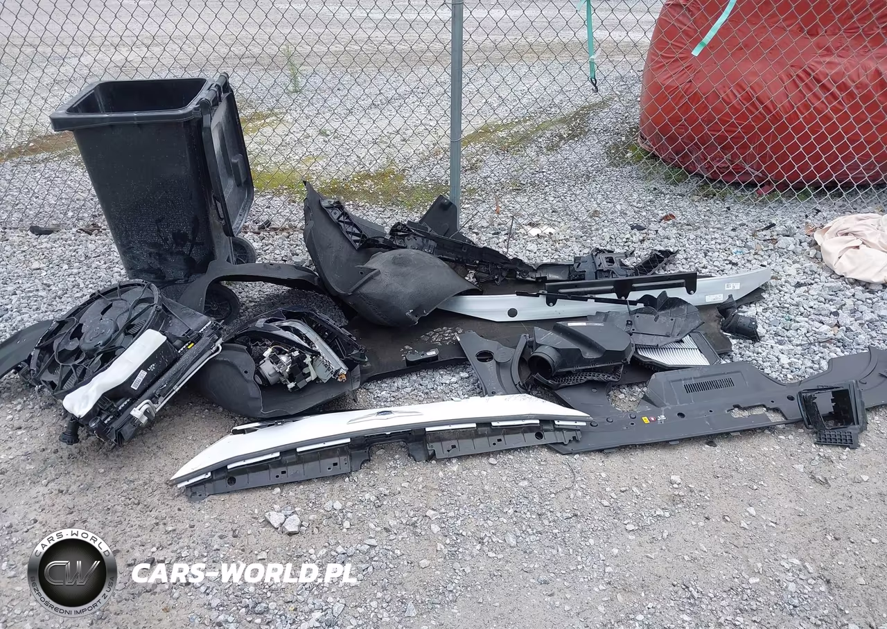 2017 Genesis G80 3.8 VIN:KMHGN4JE0HU171719 - 12